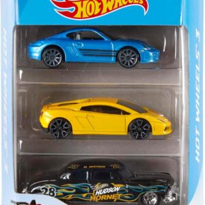 Hot Wheels 3 Car Pack, Multipack of 3 Hot Wheels Vehicles, Instant Starter Set, Collection of 1:64 Scale Toy Sports Cars, Rolling Wheels, For Kids 3 Years & Up